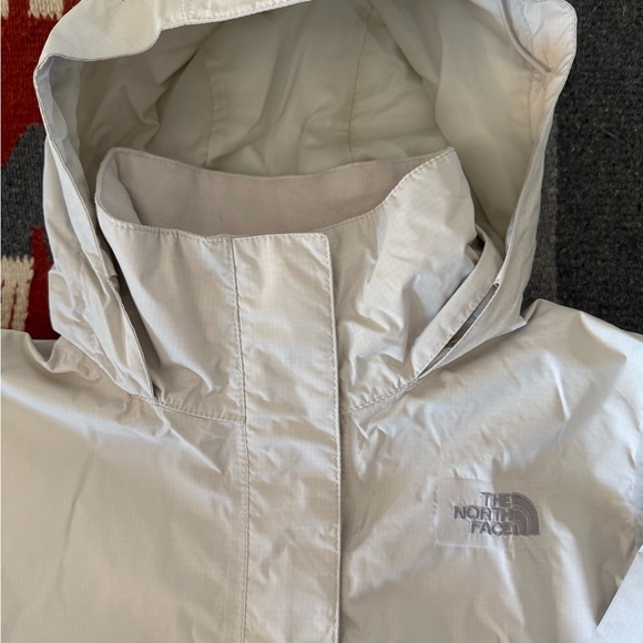 Cream Women’s Northface rain jacket size M - Picture 3 of 6
